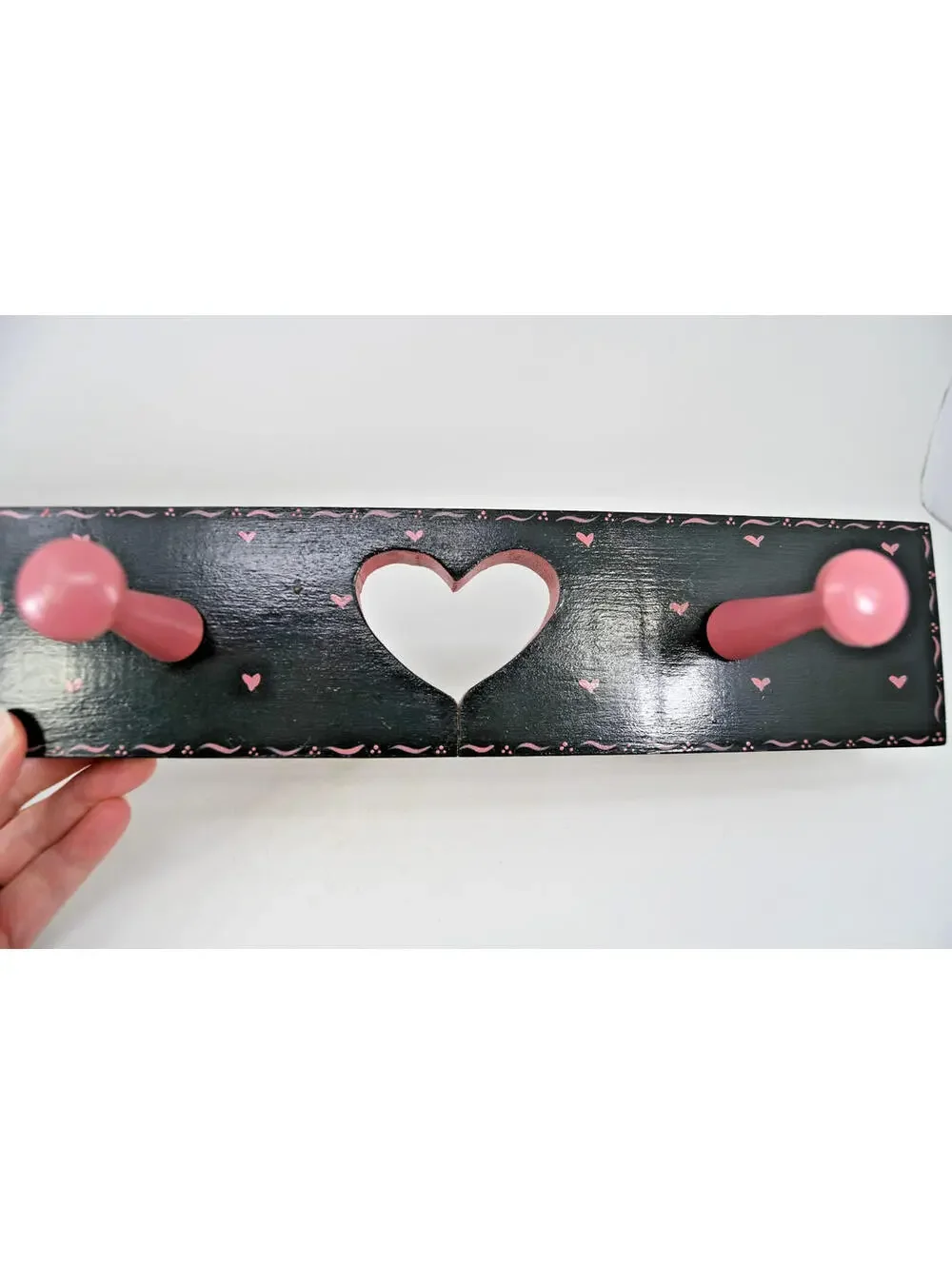 VTG Wood Heart Cutout Peg Rack Hook Cottage Folk Art Wall Decor Painted 80s 90s